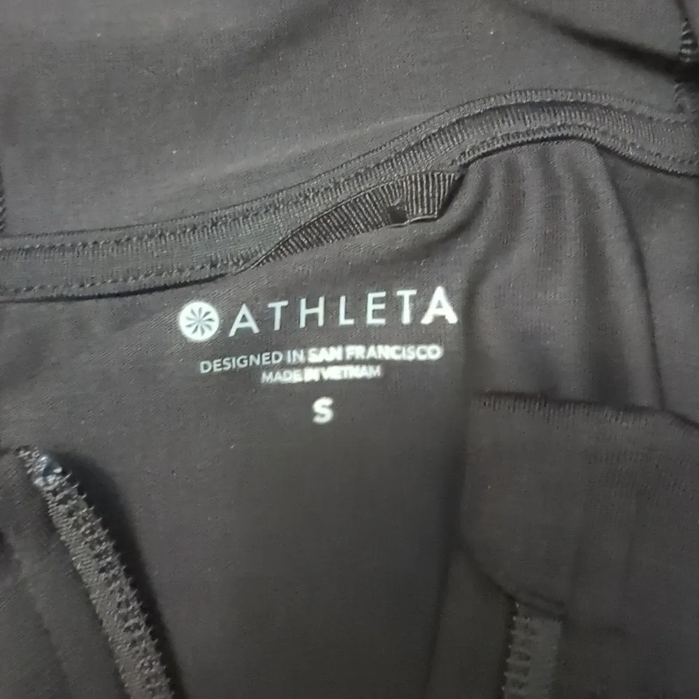 Athleta black lightweight zipped running jacket size small - Image 4