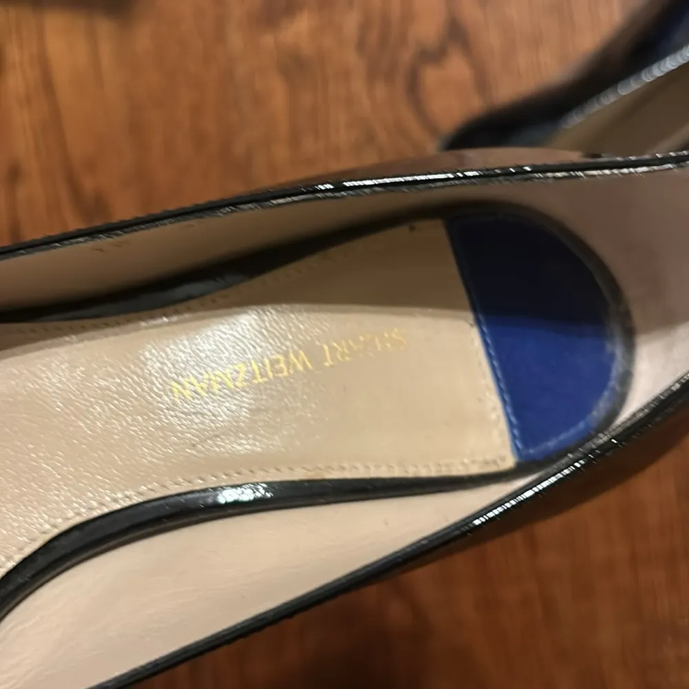 Stuart Weitzman  Black Patent Leather Pointed Toe Leigh 45 Mini Pump - Image 7