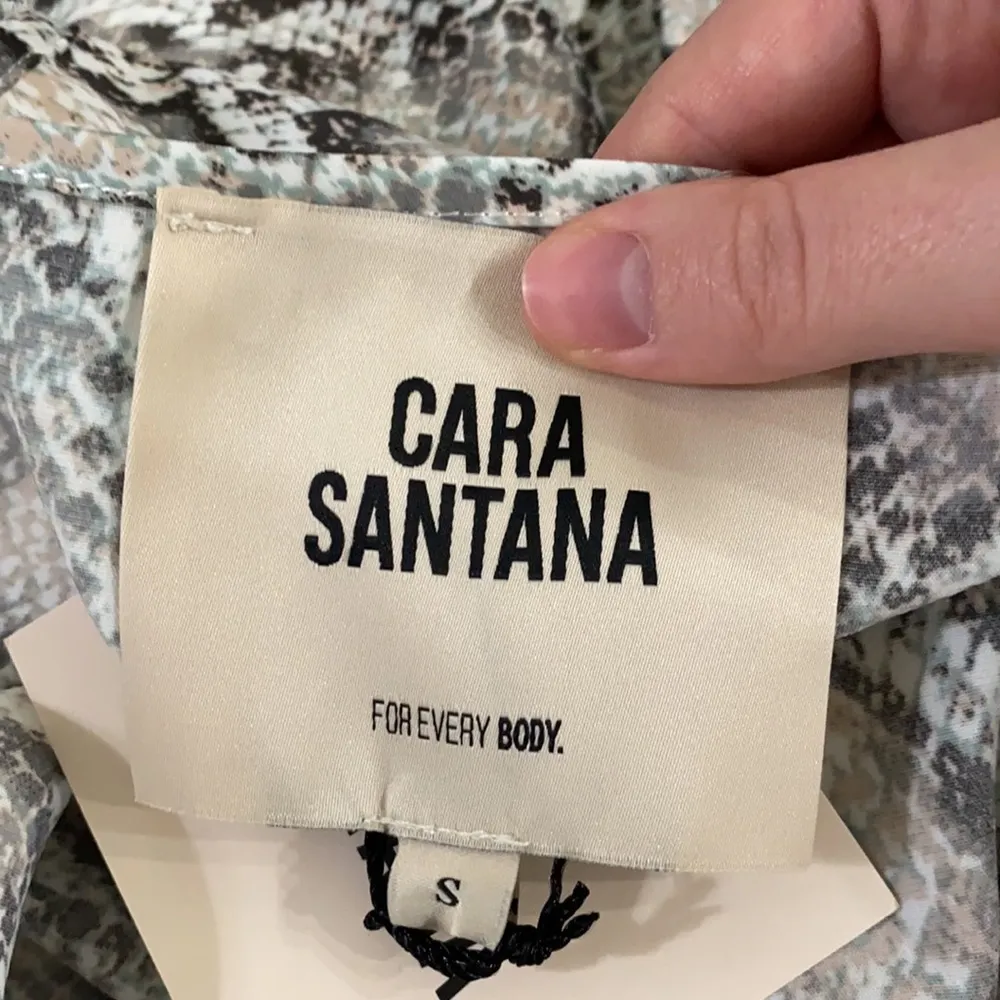 Cara Santana python snakeskin print v neck cami size S - Image 6