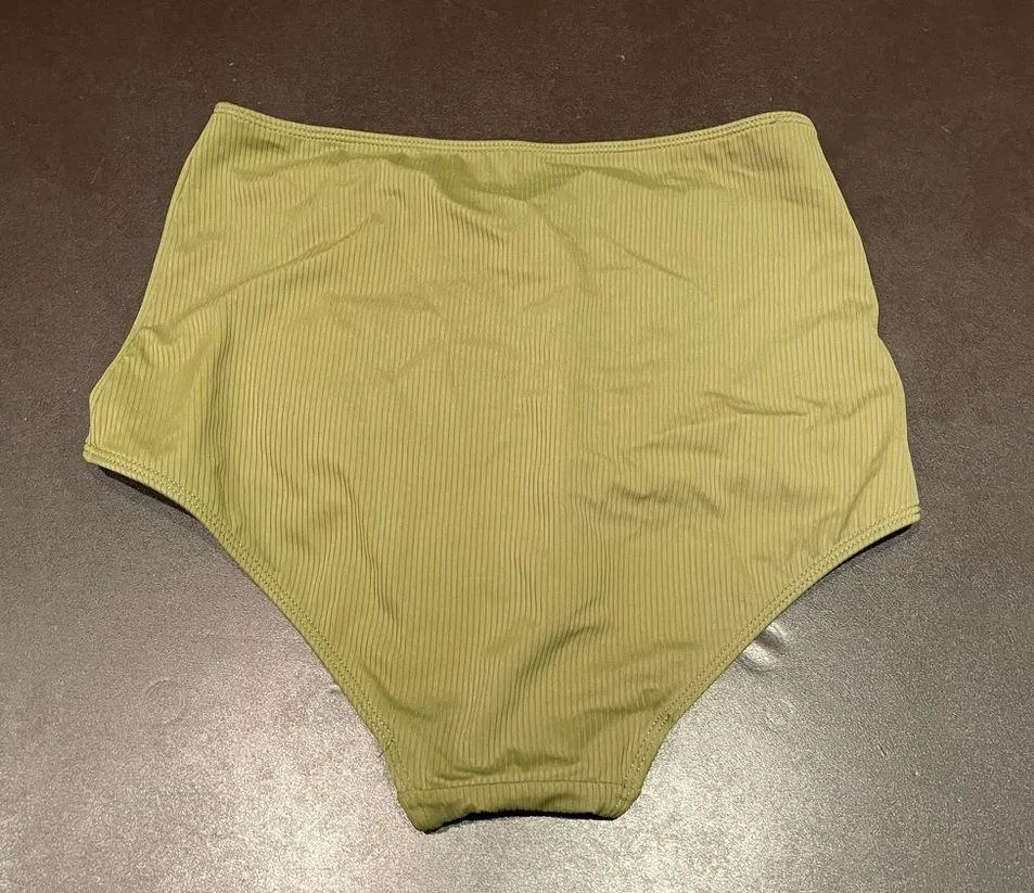 Kortni Jeane ribbed deep olive green ruched front swimsuit bottoms size small - Image 6