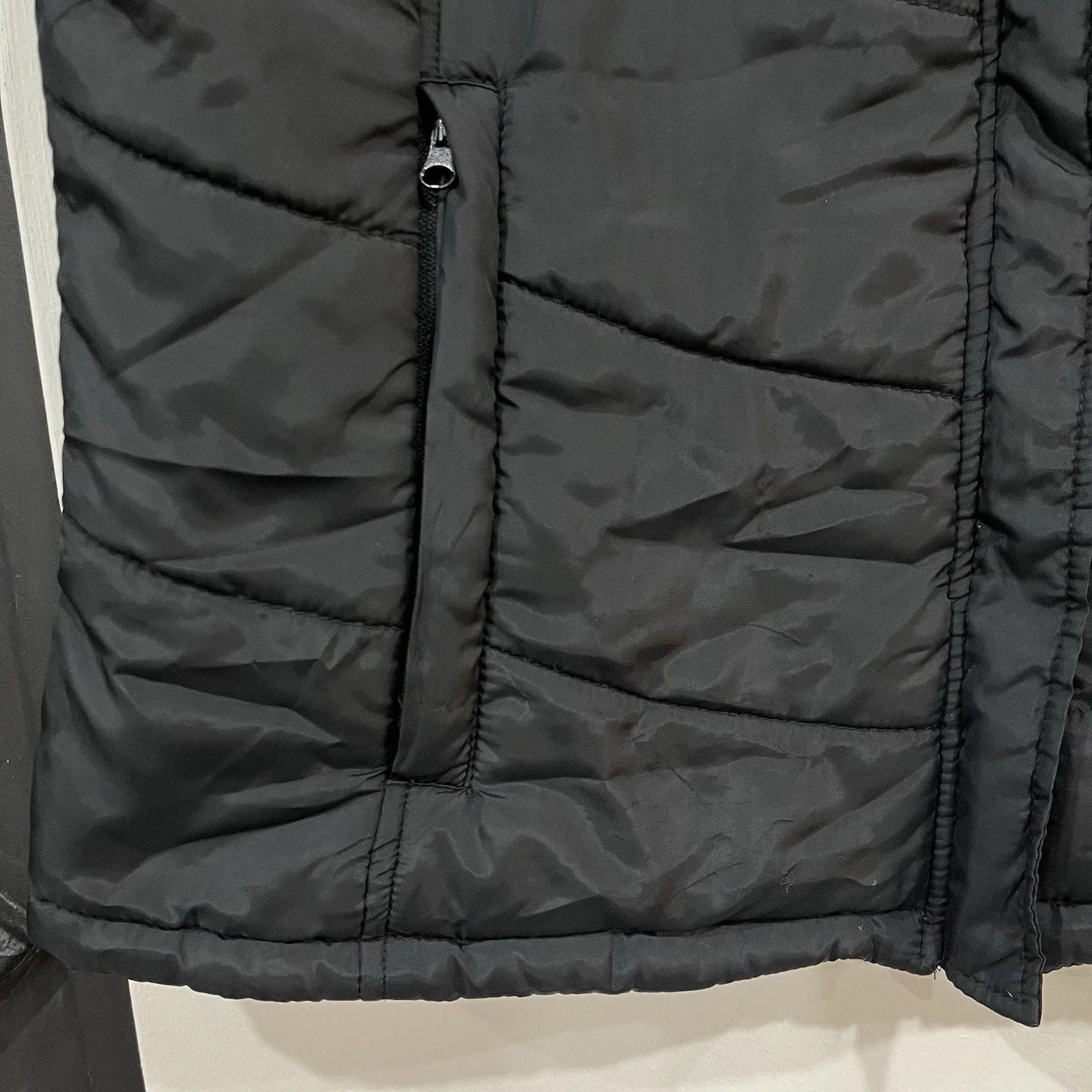 J America Women’s Ohio State Black Puffer Vest Size Small Varsity College - Image 3