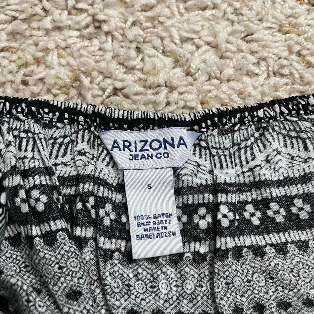 arizona jean co black and white pattered size small romper / jumpsuit! - Image 2