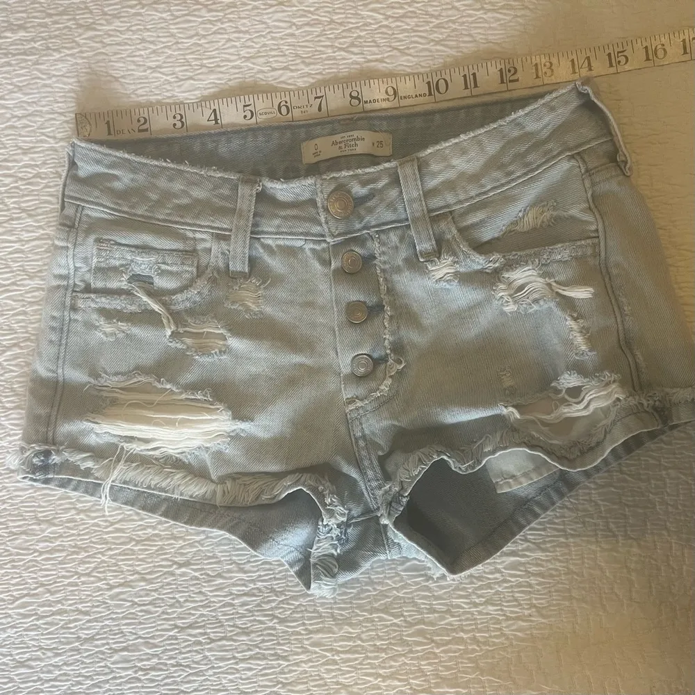 Abercrombie & Fitch Women's Distressed Denim Shorts Blue Size 0 - Image 7