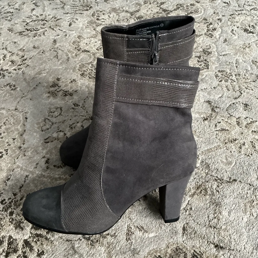 Dressy Lizard pattern detail booties 🍂🍃🌿 Gray Size 9.5 - Image 12