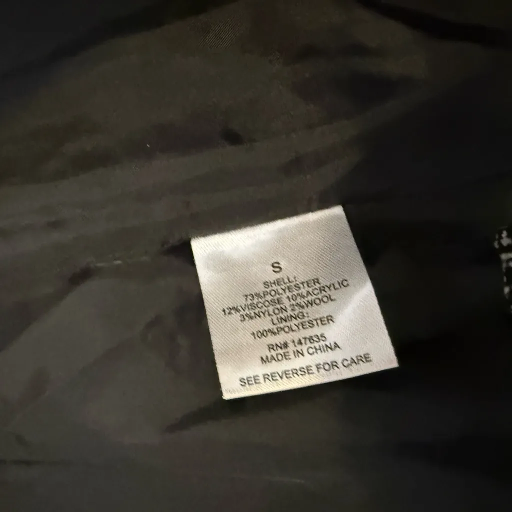 Romeo & Juliet Couture Black and White Tweed Blazer - Image 4