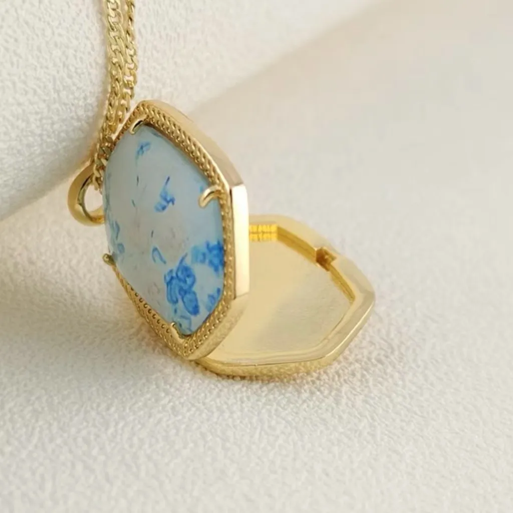 Kendra Scott x LoveShackFancy Daphne Gold Locket Necklace - Image 2