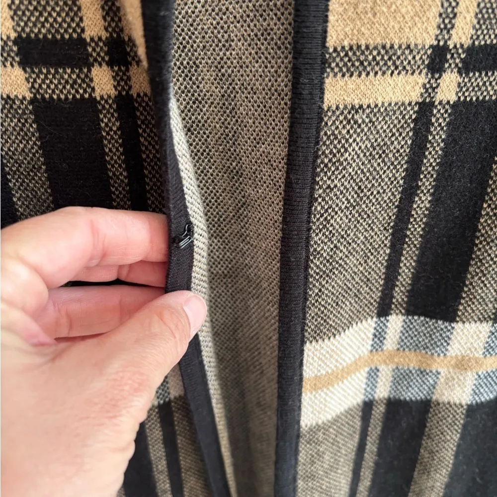 Anne Klein Plaid Longline Sweater with Black Trim Size Medium - Image 2