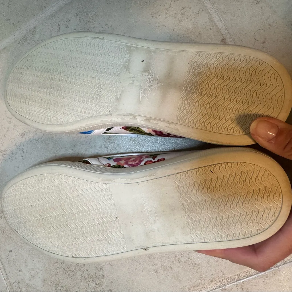 Trotters Floral Alright‎ Sneaker, 8N Size 8 - Image 9