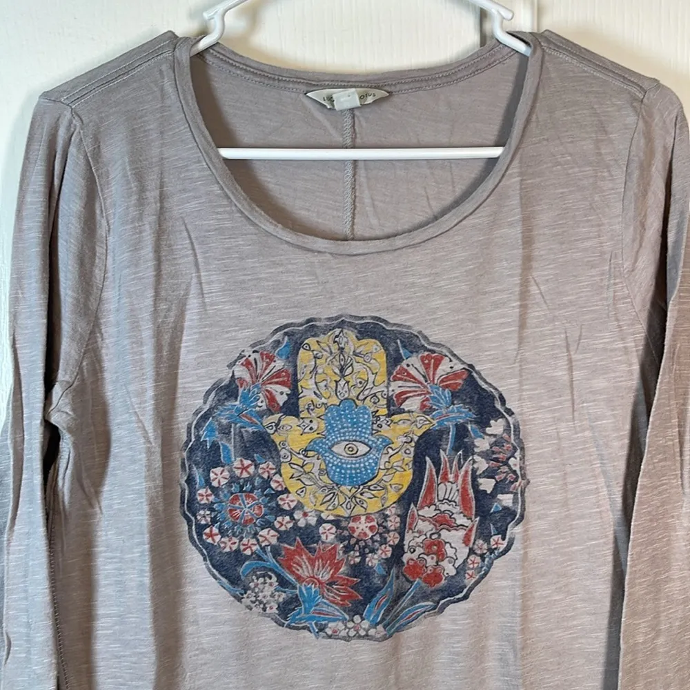Lucky Brand Lotus Gray Graphic Hamsa Long Sleeve Shirt Size Med EUC #1313-AZ - Image 3