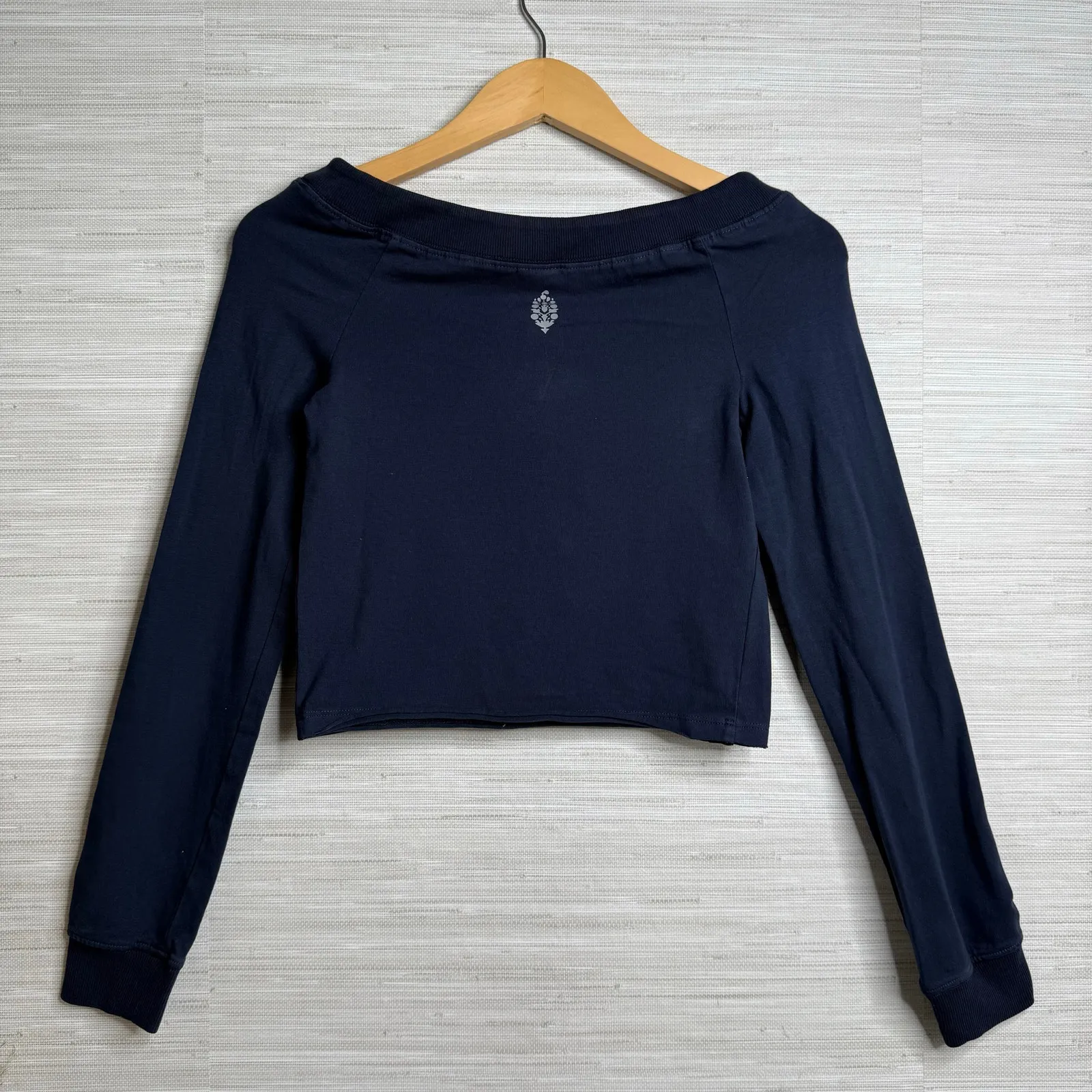 Free People set shorts and crop top co-ord matching set yoga activewear Large - Image 3