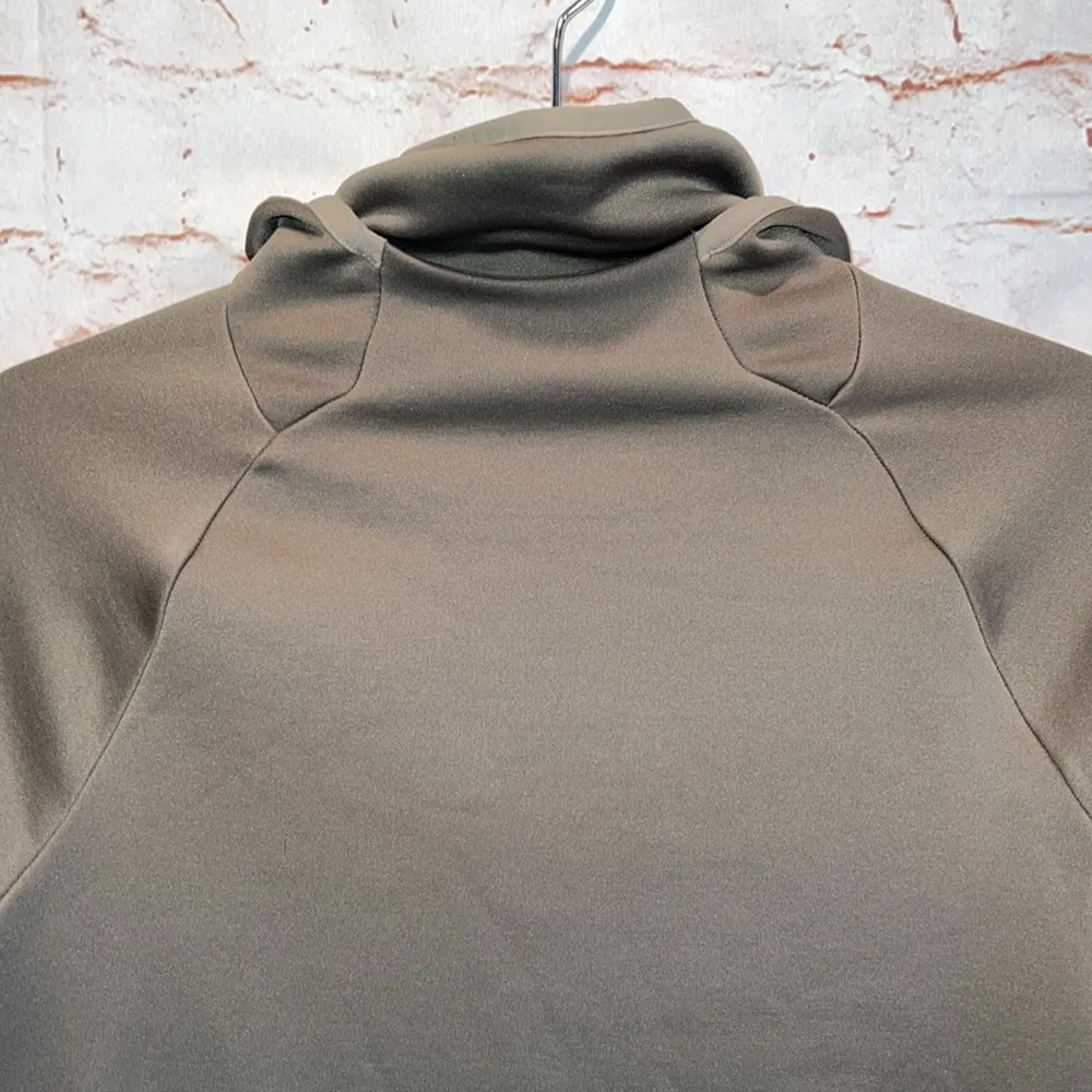 Back Country hoodie pullover pocket small olive green thumb holes snug fit - Image 3