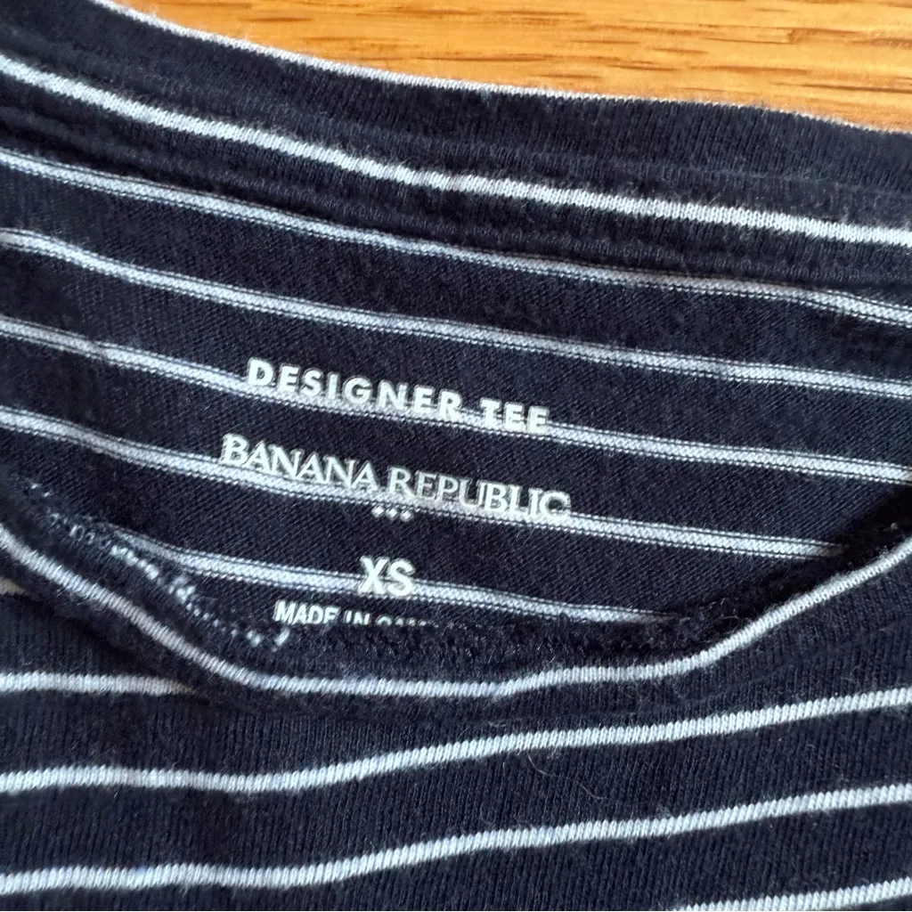 Banana Republic Navy Blue & White striped Designer Tee Peplum Ruffle Hem XS - Image 3