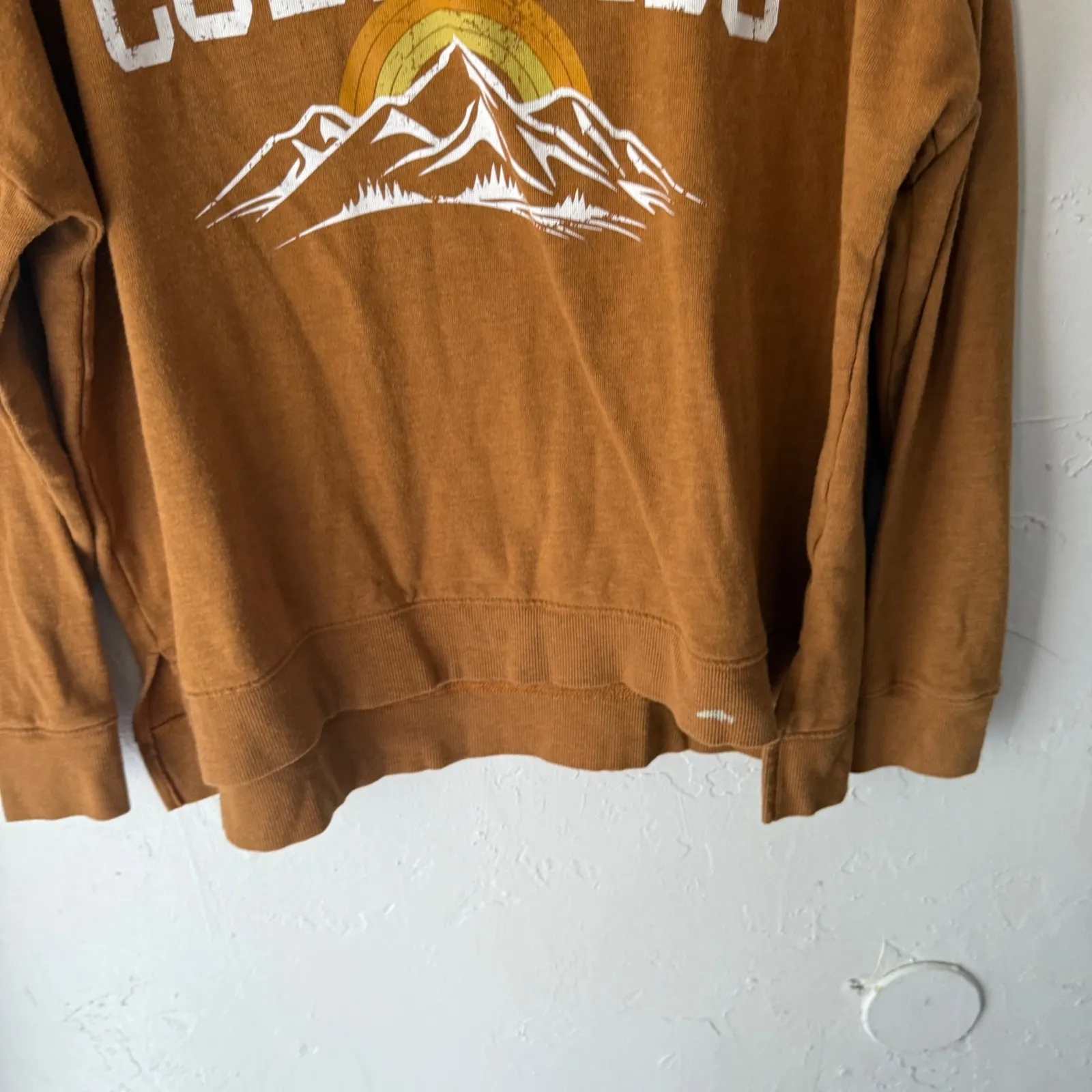 Colsie Women's Long Sleeve‎ Colorado Mountains Sunset Graphic Sweatshirt Top M Brown Size M - Image 3