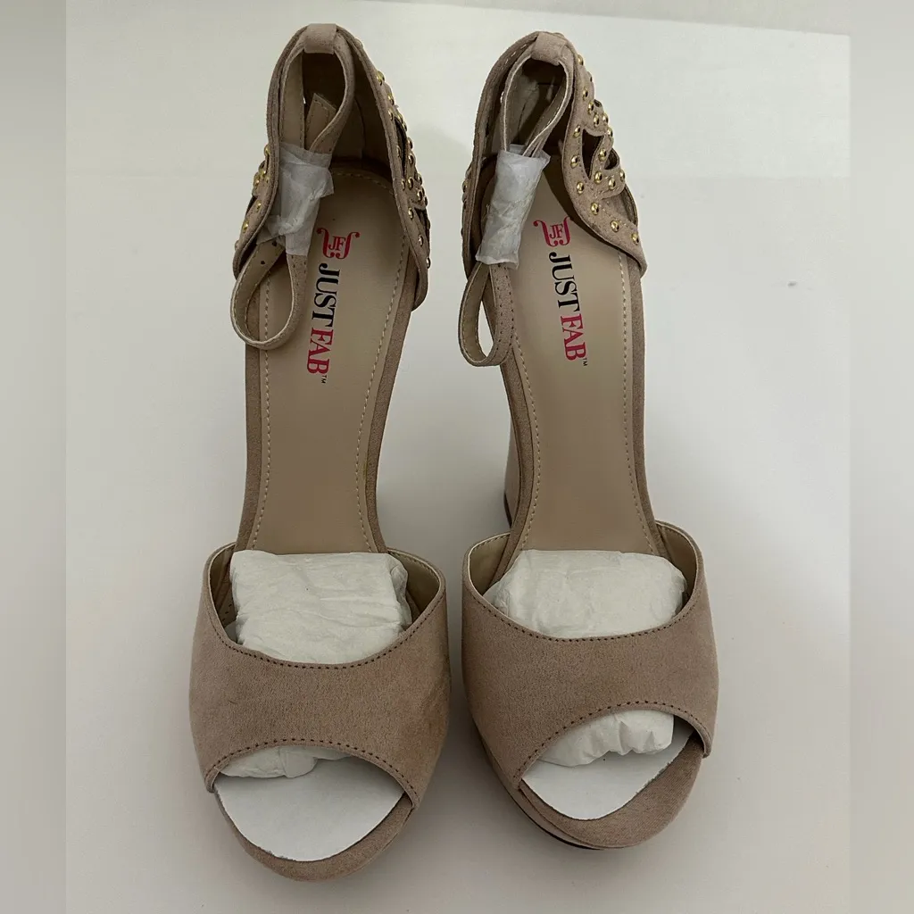 NIB JustFab Clea Nude Studded Cutout Wedge Heels Sandals Size 8.5 Platform Shoes - Image 2