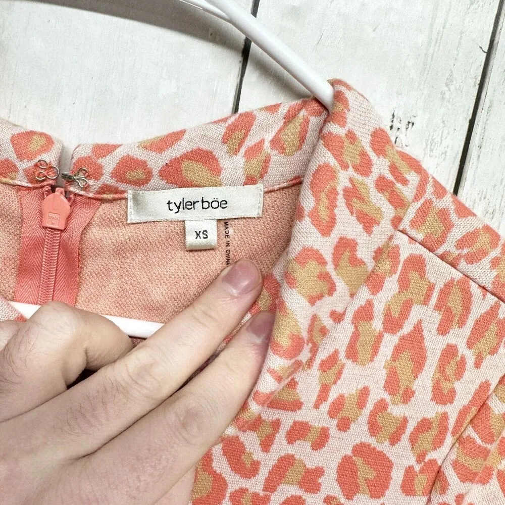 Tyler Boe Women XS Classic Kristin Knit Short Sleeve Animal Print Pockets Collar - Image 3