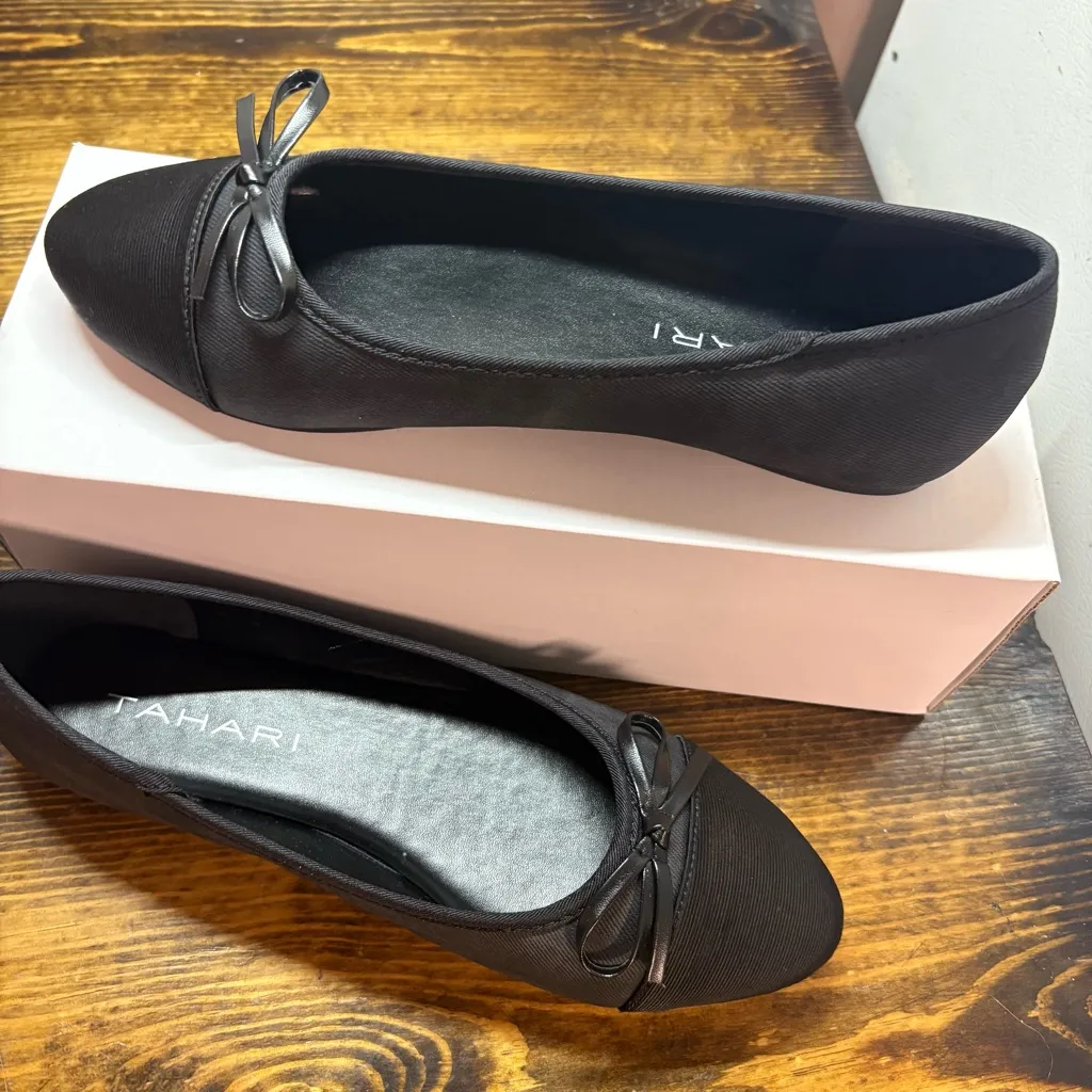 Tahari Geneva‎ Black Flats Size 8 - Image 2