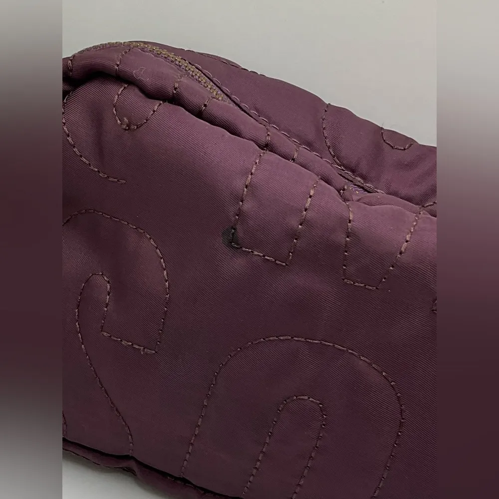 A Very Rare Burgundy Marc By Marc Jacobs Zip Make-up Cosmetic Bag - Image 3