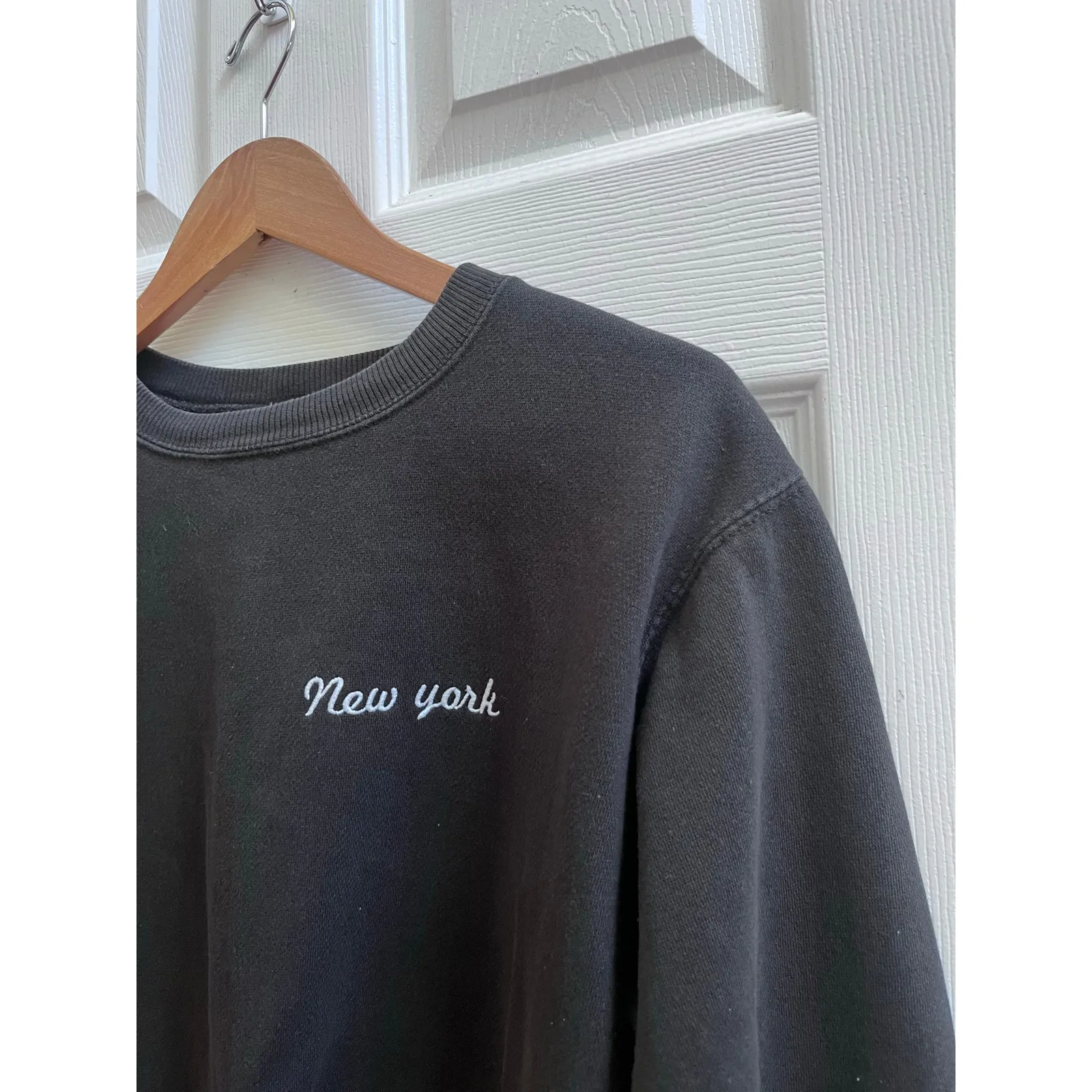 John Galt Black Wash New York Embroidery Pullover Crop Sweater Small Casual - Image 4