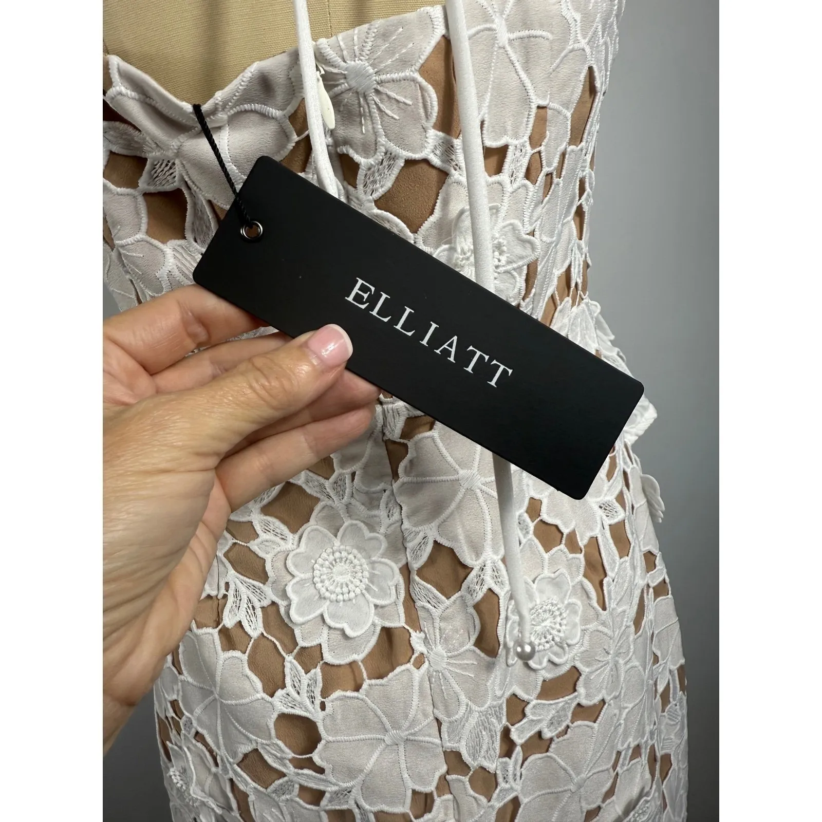 NWT Elliatt Seafarer Lace Halter NeckMini Dress in‎ White Size Large $319 - Image 8