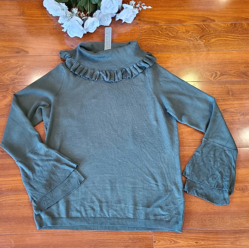 Joseph A. Green Sweater Size Medium - Image 2