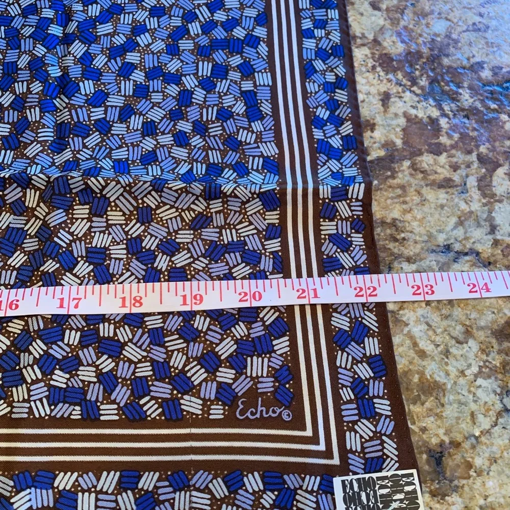 Scarf Echo 70% Chinon Azlon 30% Silk 22.5" x 22.5" Dry Clean Only Made in Japan Blue - Image 6