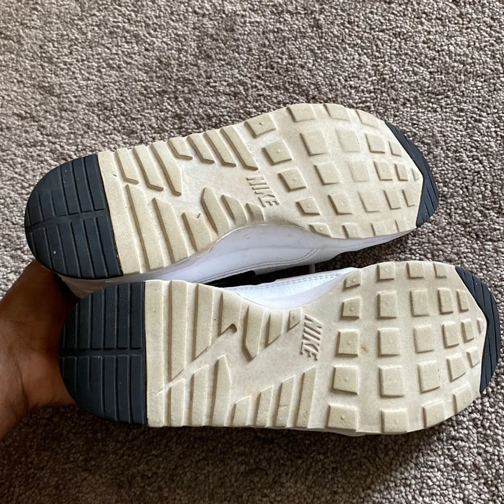 Nike Thea Air Max Shoes SIZE 7.5 - Image 7