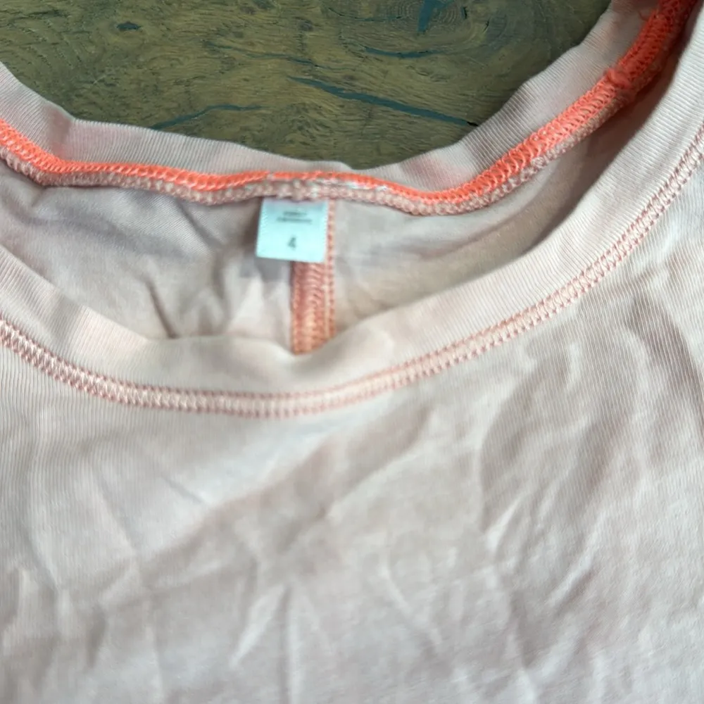 lululemon athletic t shirt size 4 - Image 4