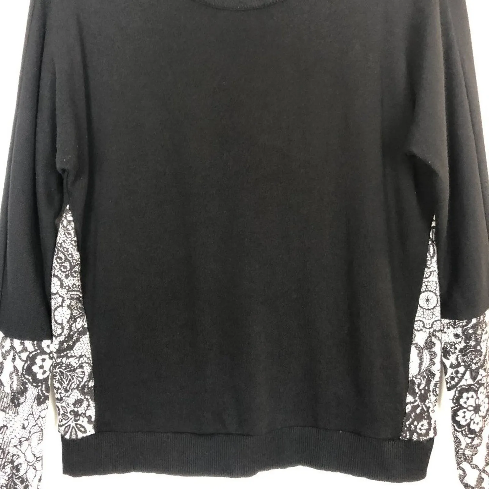 Love 21 Bohemian Floral Edgy Fairygoth Art Timeless Discreet Womens Sweater XS - Image 4