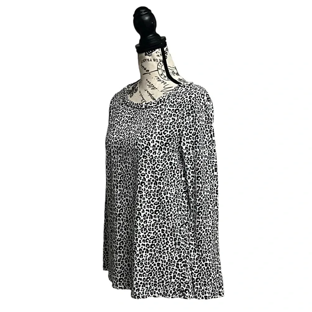 LOFT Leopard Print Long Sleeve Top M – Black White Animal Print Pullover Classic - Image 3