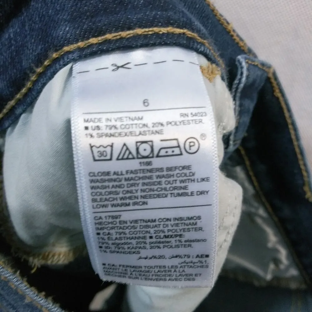 Old Navy Slim Midi Dark Wash Cuffed Denim Shorts Size 6 - Image 5