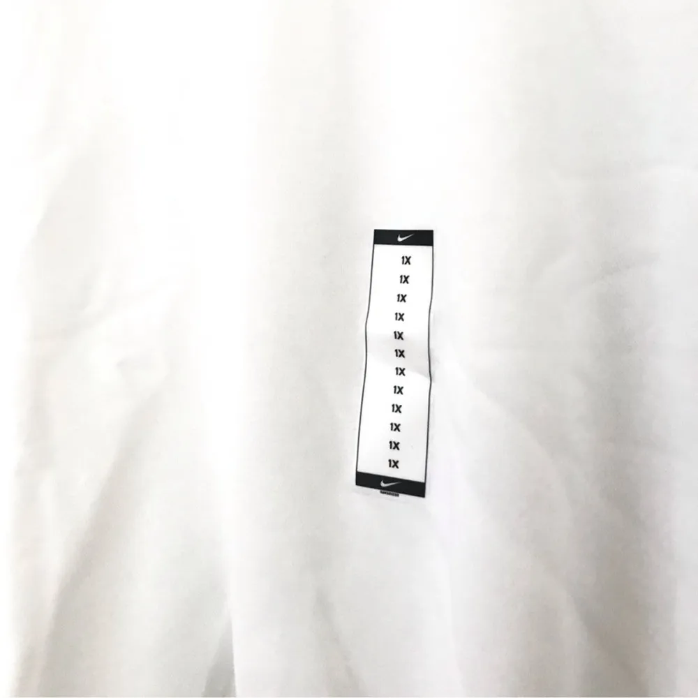 NWT Nike Women’s Pullover Hoodie Size: 1x white - Image 4