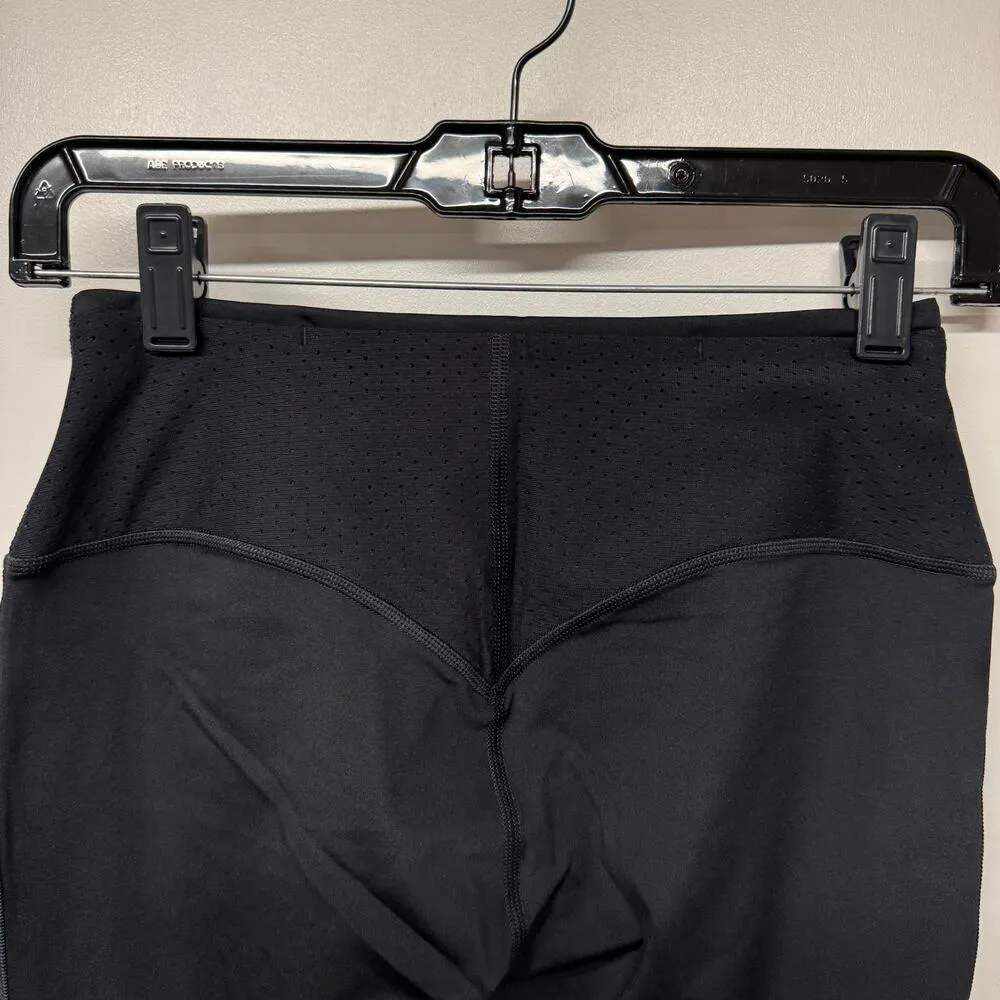 GymShark Womens Elevate Cropped Capri Leggings Pants Black Size Small Yoga - Image 4