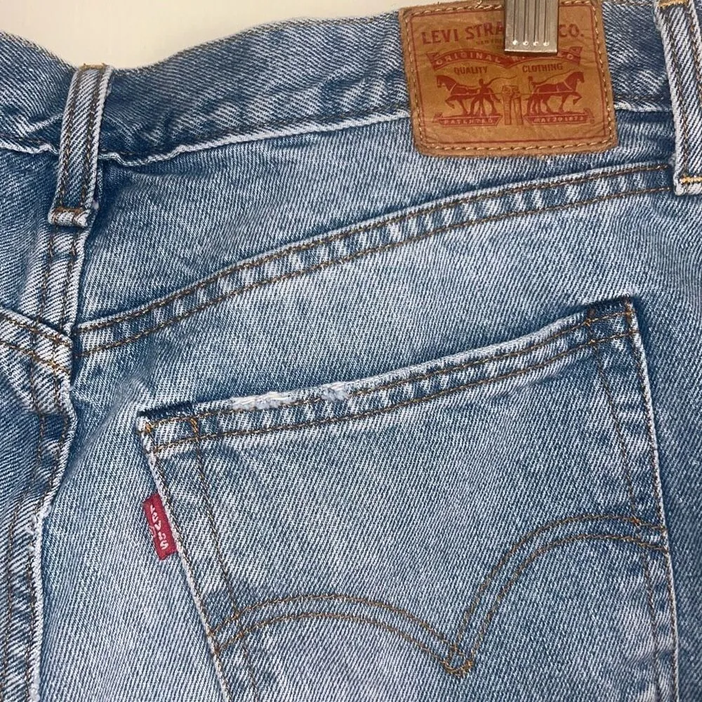 ✨Levi's Original Fit High-Rise Women's Jean Sz 32 Shorts✨ - Image 6