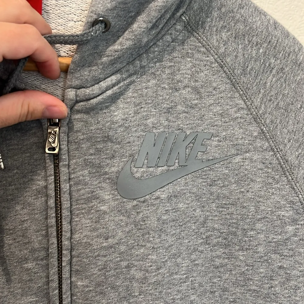 Nike  Heather Gray zip Up Jacket | Size Medium - Image 3