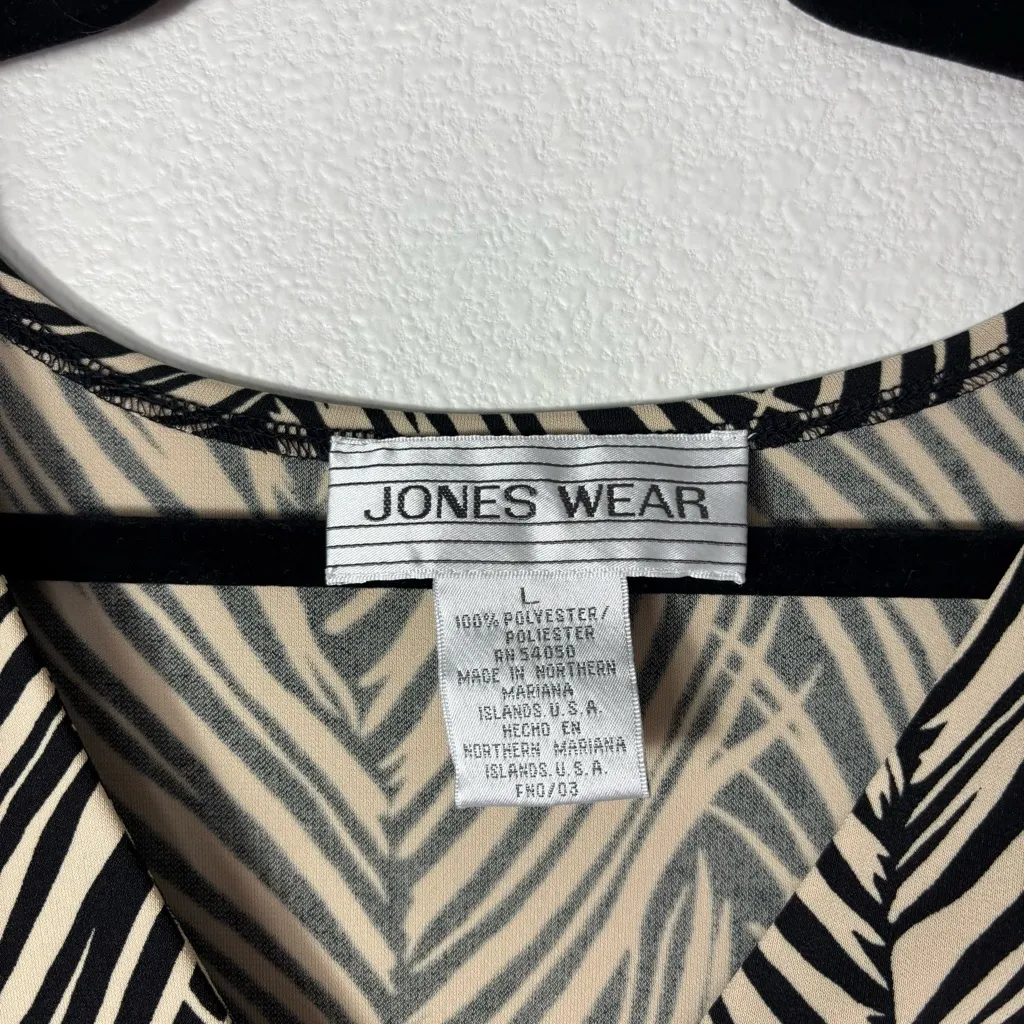 Jones Wear Women’s Sleeveless Black and Cream Maxi Dress size Large - Image 4