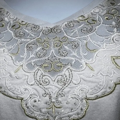 WHITE HOUSE BLACK MARKET White Embroidered Lace Beaded Neckline‎ Top EUC Size XS - Image 4
