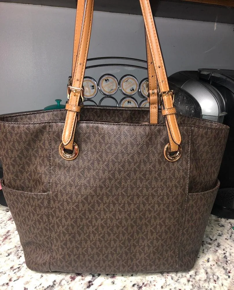 Micheal Kors Purse - Image 6