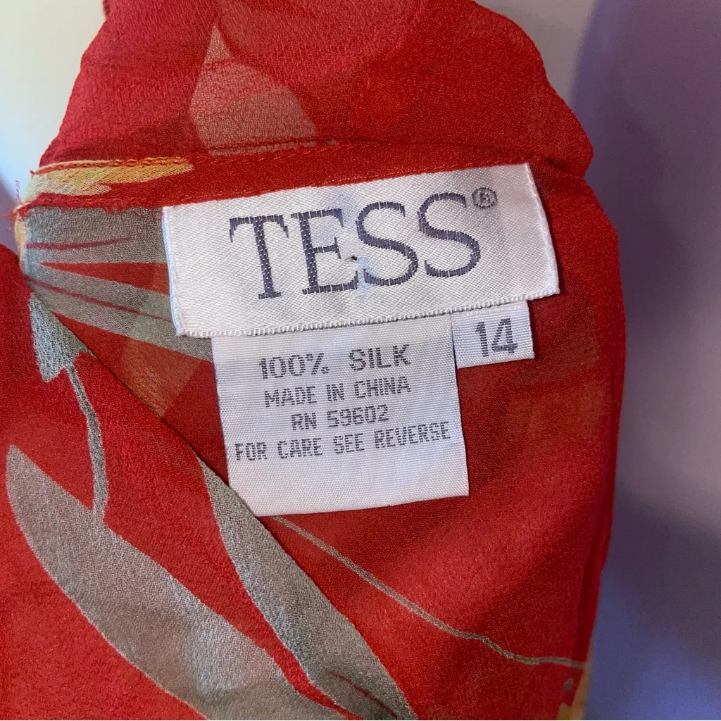 Vintage Tess Silk Blouse Women Size 14 Sleeveless Ruffle Collar Button Up Sheer Red - Image 8