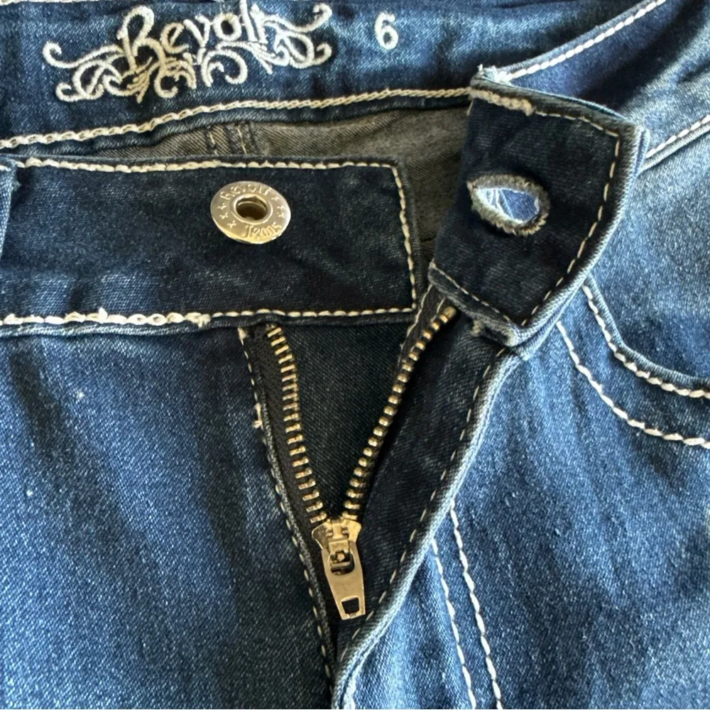 Revolt Women's Distressed Embroidered Jeweled Pocket Jeans Size 6 Blue - Image 11