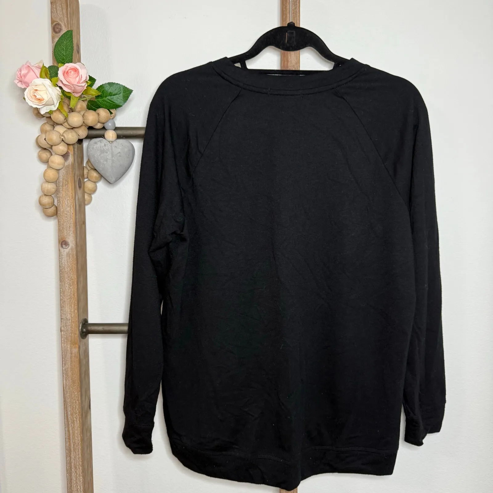 Isaac Mizrahi All We Need Is Love Black Long Sleeve Sweatshirt Size Medium - Image 5