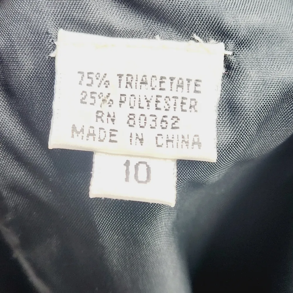 DELLA Roufugali Long Lightweight Gala Dress Side Button Closure Size: 10 - Image 11