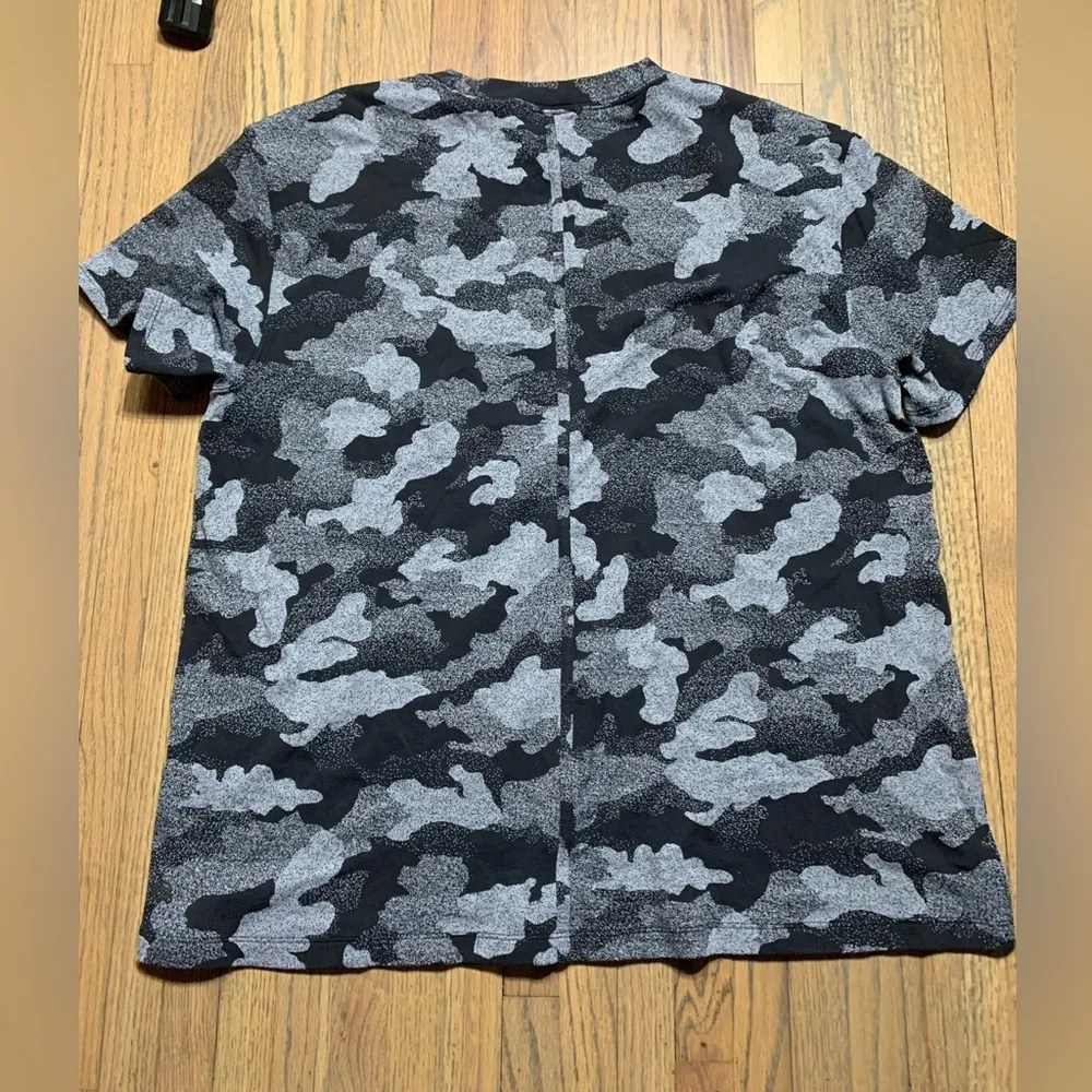 Lululemon all yours tee camo - Image 3