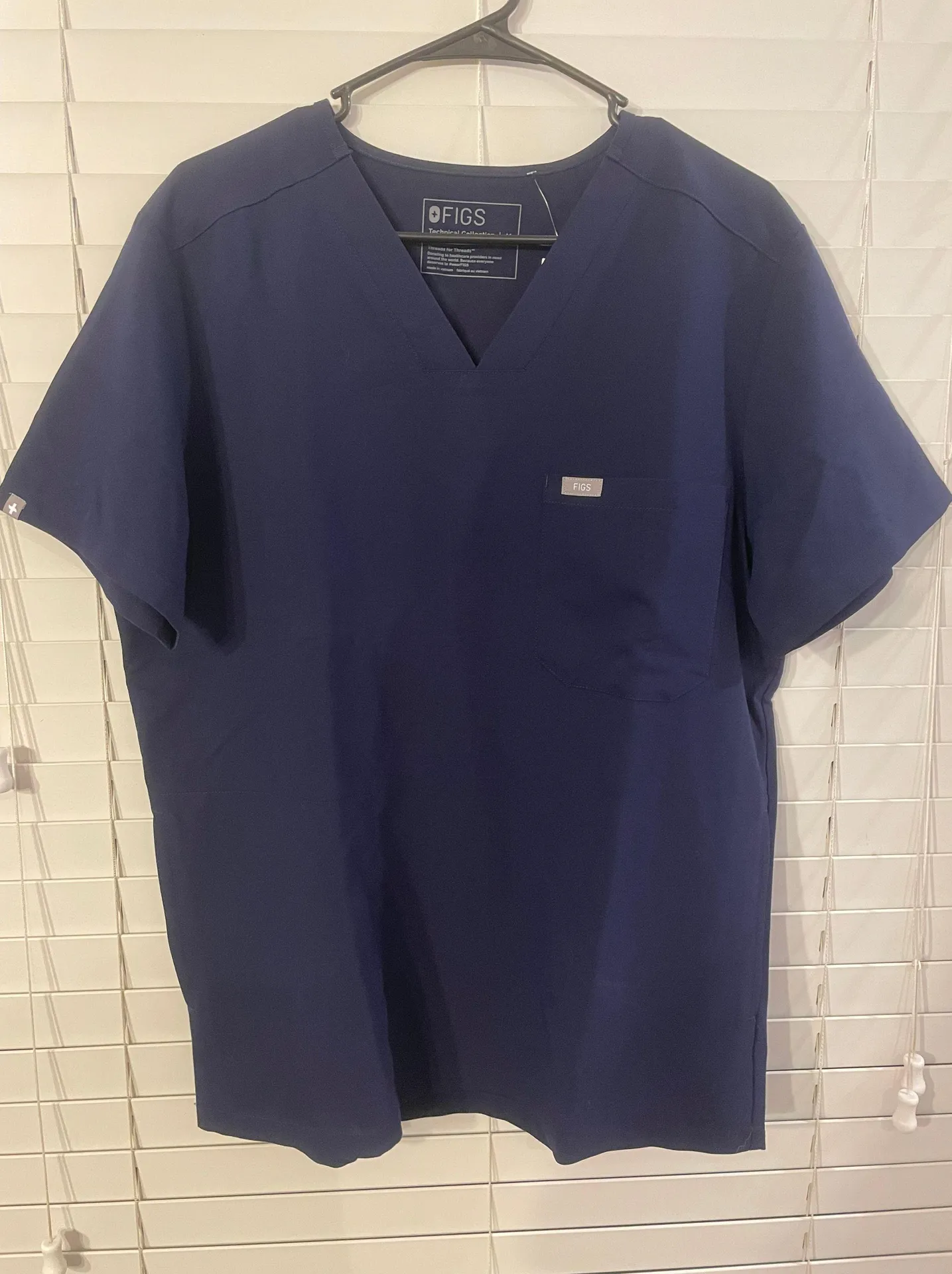 FIGS Scrubs Top Navy Medium - Image 2
