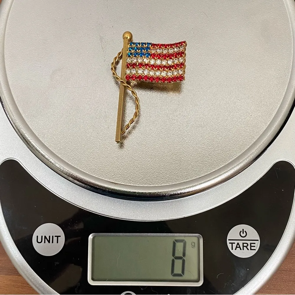 Vintage Unsigned Goldtone Rhinestones Red White & Blue USA Flag Patriotic Brooch - Image 11
