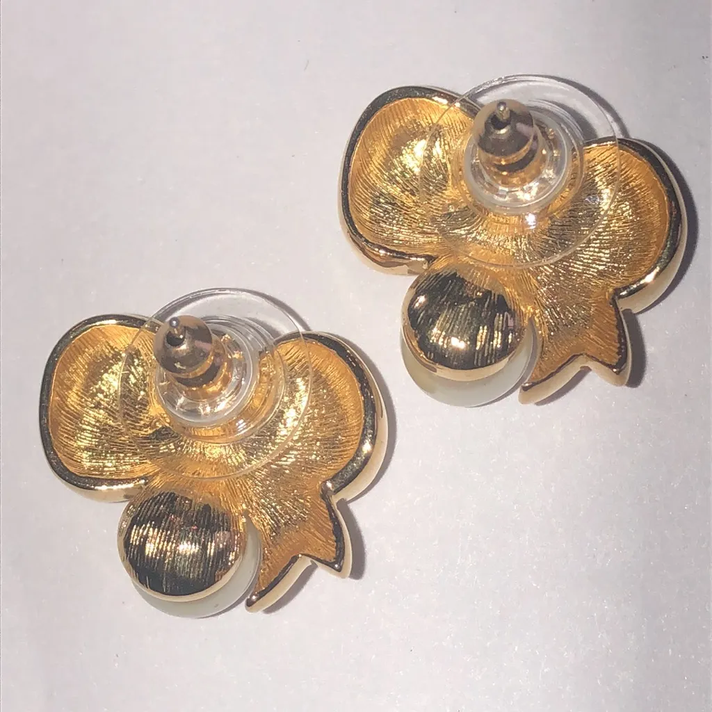 Elegant Vintage Gold Tone and Faux Pearl Retro Boho Bow Earrings - Image 5