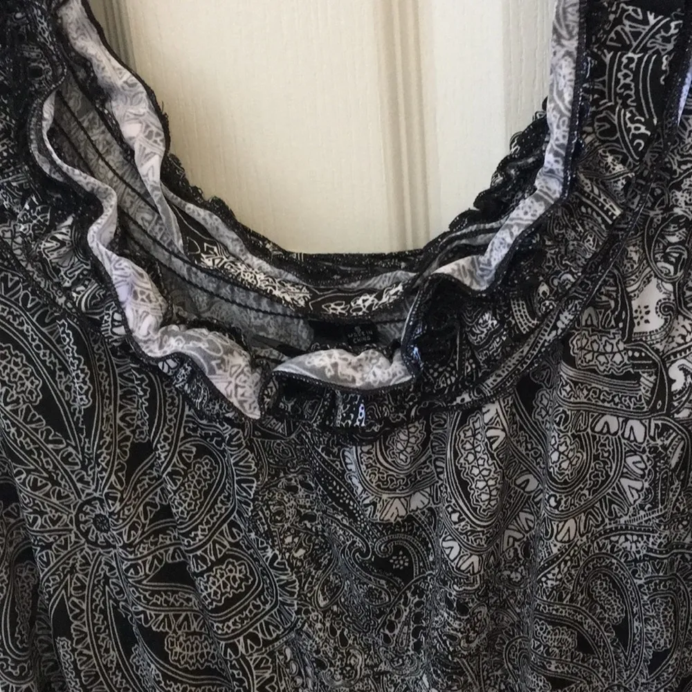 FINAL MARKDOWN Essentials by Milano Ladies dress small Black - Image 3