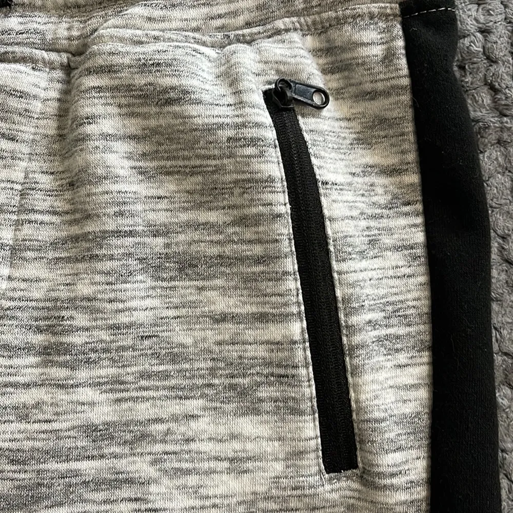 Brooklyn Cloth The Jogger Size Med EUC #7476 - Image 2