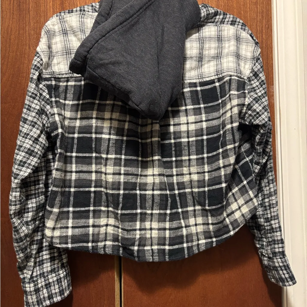 Women's American Eagle plaid button down jacket - Image 6
