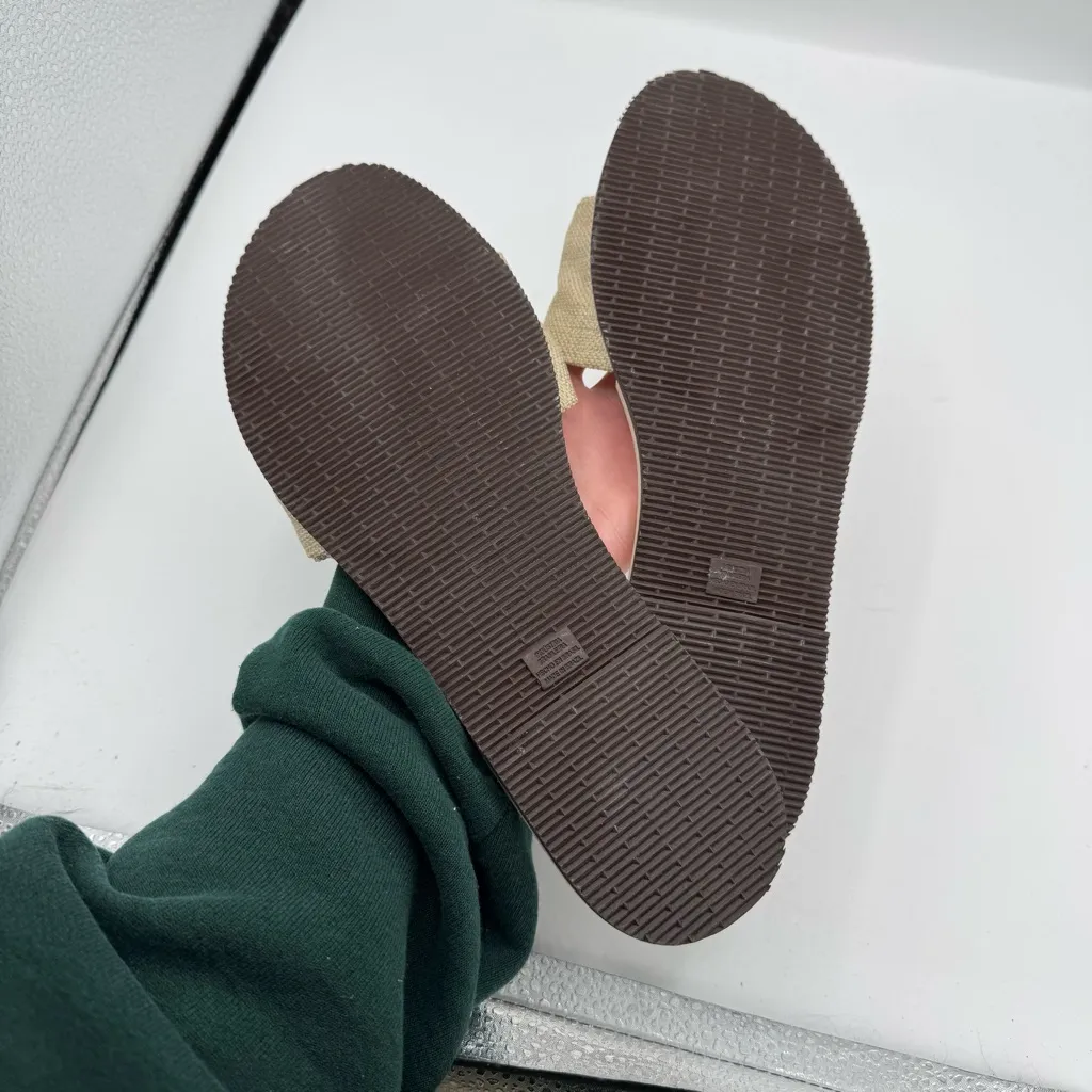 Havaianas Women's You St. Tropez Shine flip flops in beige with bow size 11/12 - Image 4