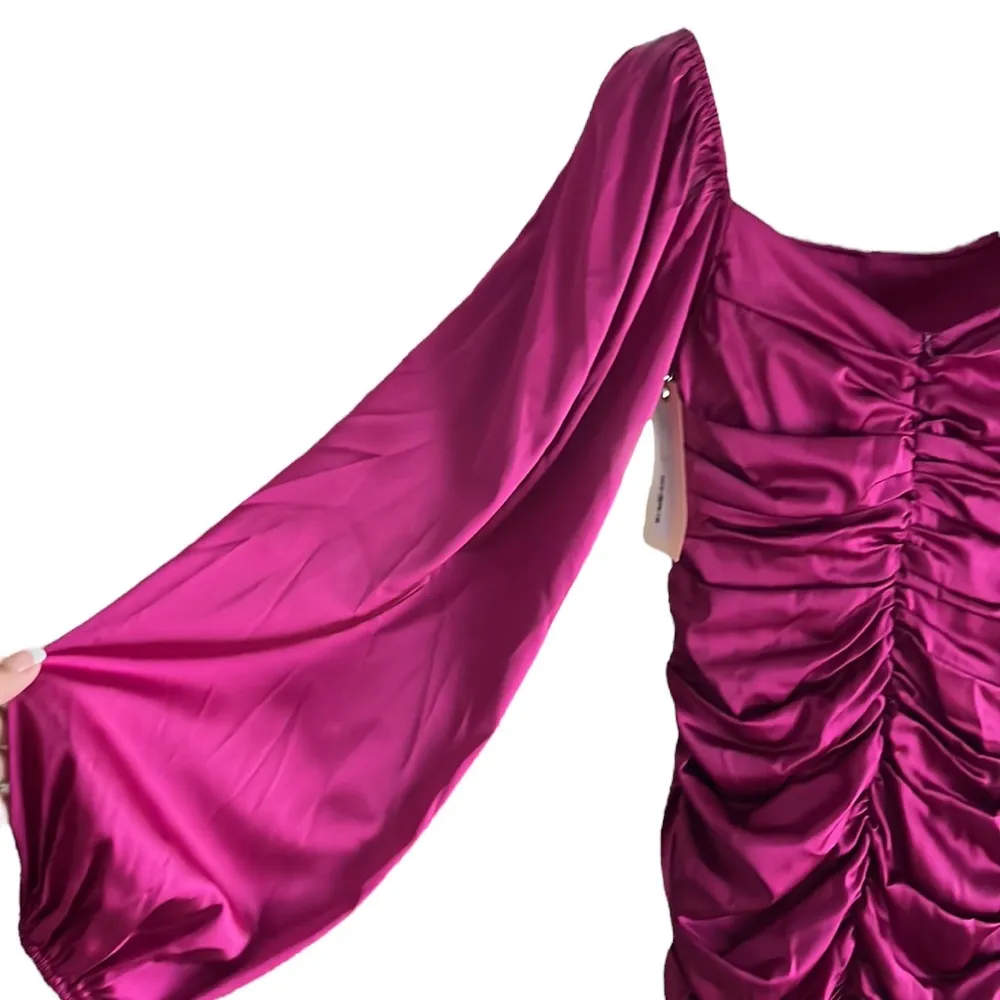 Glam  off shoulder ruched dress - Image 10